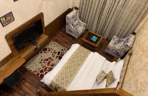 Kasol Hotel | Experience Royal Castle: 4-Star Hotel with Pool & Dining