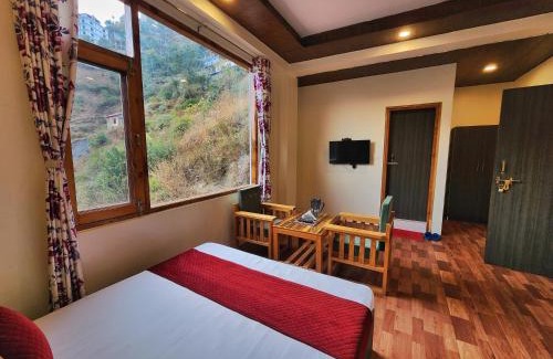 Shimla House | Inviting Royal Cedar Mountain View – Family-Friendly Escape