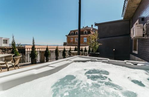 Covilha Apartment | Royal Collection Covilhã: Family-Friendly 4-Star Escape