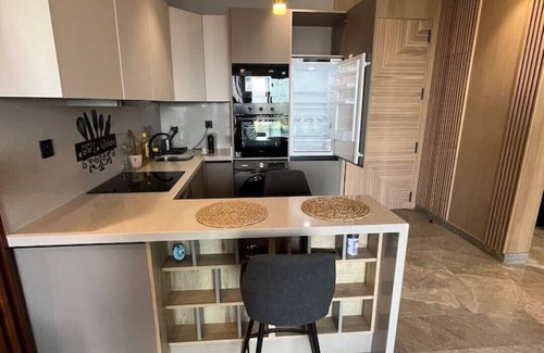 La Corniche Apartment | Indulge at Royal Continental Suite by Ayla Stay