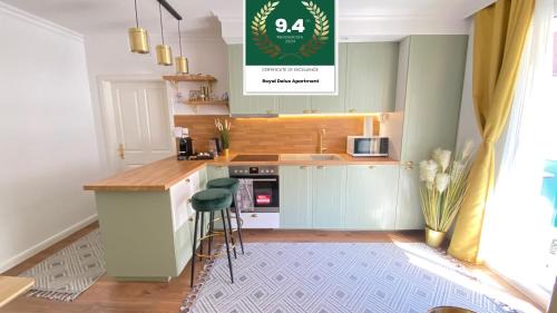 Nibelungen-Viertel Apartment | Guest Rated 9.4: Royal Delux with Balcony Near Schönbrunn