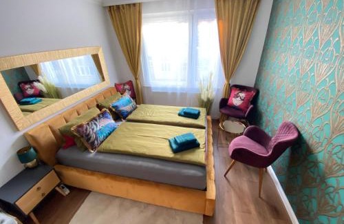 Nibelungen-Viertel Apartment | Guest Rated 9.4: Royal Delux with Balcony Near Schönbrunn