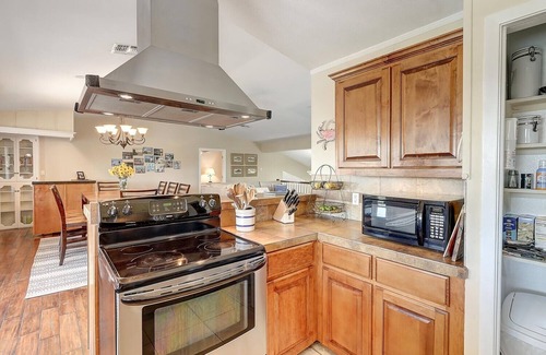 City-by-the Sea House | Oceanfront Royal Estes 5 Bedroom Home with Restaurant Access