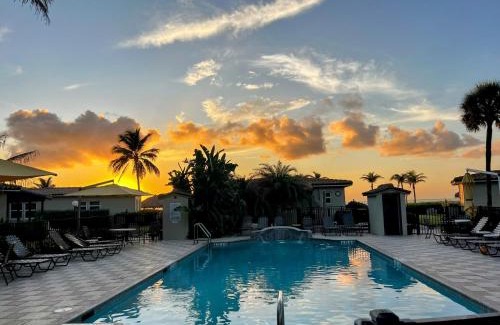 Hillsboro Beach Resort | Royal Flamingo Villas: Beachfront Bliss with Pool Access