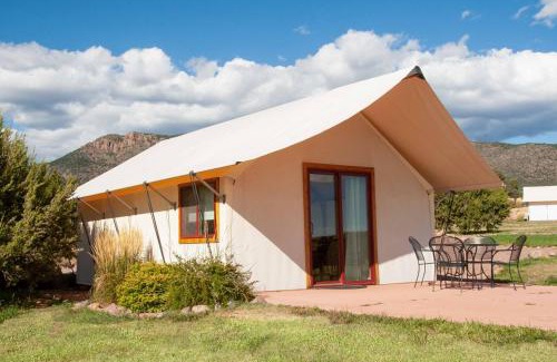 Canon City Resort | Experience Royal Gorge Cabins: Eco-Friendly Retreat with Hot Tub