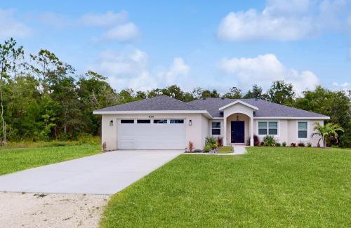 Brooksville House | Family-Friendly Royal Highlands Retreat for Memorable Stays