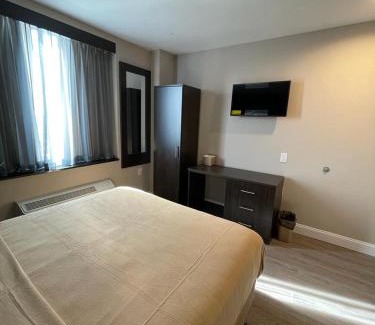 Baychester Hotel | Family-Friendly Royal Hotel in the Heart of Bronx
