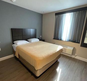 Baychester Hotel | Family-Friendly Royal Hotel in the Heart of Bronx