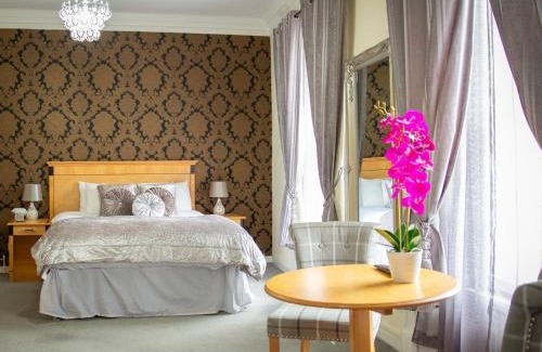 Forfar Hotel | Oceanfront Royal Hotel with Pool and Spa Amenities