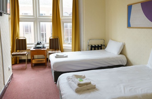 Kettering Hotel | Family-Friendly Royal Hotel Kettering with Spa & Breakfast