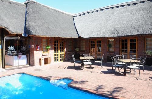 Ladysmith Hotel | Discover Comfort at Royal Hotel Ladysmith with Pool & Dining