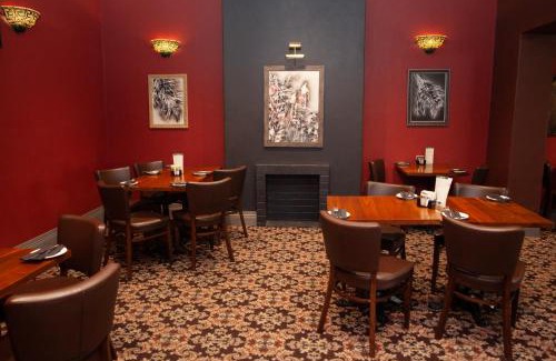 Singleton Hotel | Budget-Friendly Royal Hotel Singleton with Family Amenities