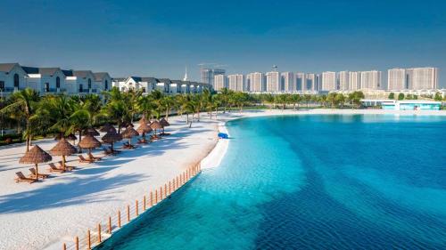 Van Giang Hotel | Royal Hotel - Vinhomes Ocean Park 3