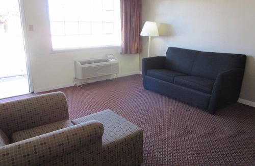 Abilene Hotel | Royal Inn Abilene