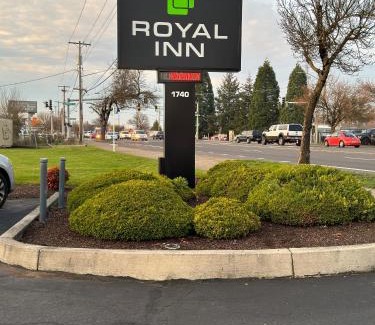 Bethel-Danebo Hotel | Convenient Stay at Royal Inn Eugene - Child Friendly Hotel