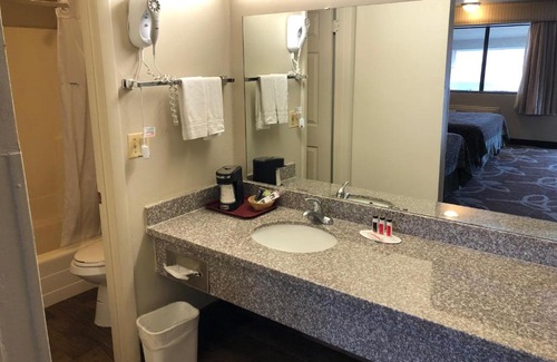 Carterville Hotel | Convenient Days Inn by Wyndham Provo for Family Stays