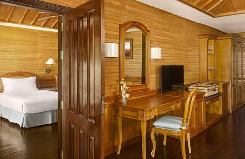 Horubadhoo Island Resort | Discover Royal Island Resort & Spa with Ocean View and Pool