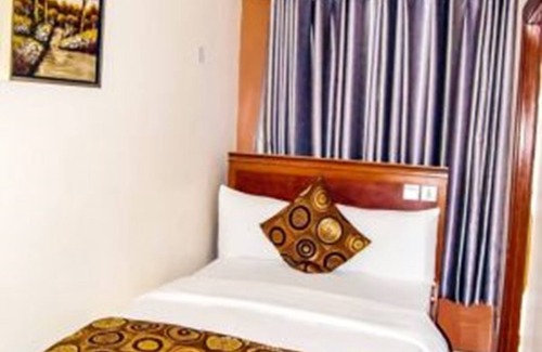 Oshodi-Isolo Hotel | Royal Jatoz Hotel and Suites