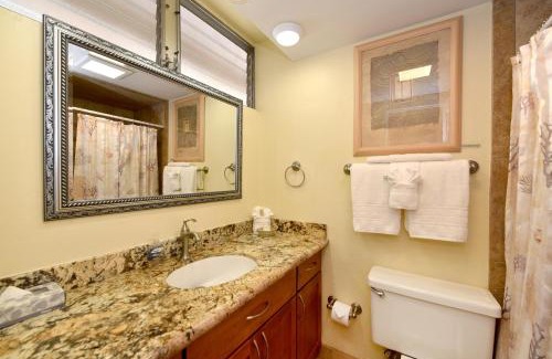 Kahana Apartment | Oceanfront Royal Kahana 104: Family-Friendly Retreat