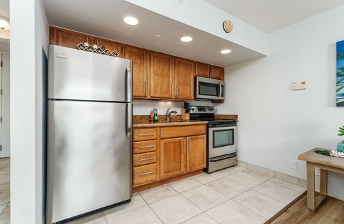 Kahana Condo | Oceanfront Royal Kahana 702 Studio with Pool Access