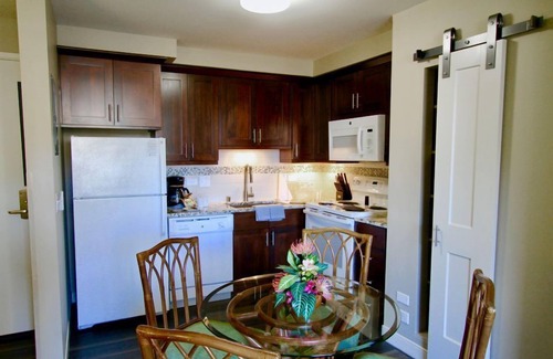 Waikiki Condo | Experience Oceanfront Comfort at Royal Kuhio Hotel