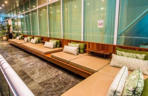Macae Hotel | Discover Royal Macaé Palace Hotel: Pool, Spa & Family Fun