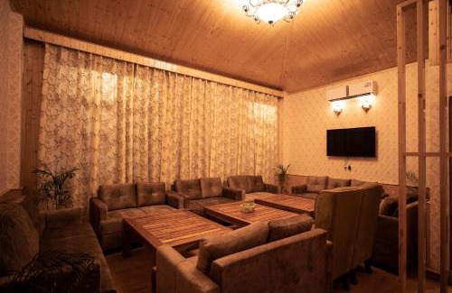 Mohal Hotel | Discover Royal Mansion: 4-Star Stay with Family-Friendly Amenities