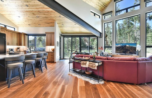 The Reserve House | Royal Mountain Vista: Frisco Luxury Retreat