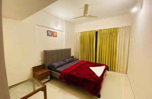 Pune Apartment | Royal Nest - Viman Nagar -1 km from Airport