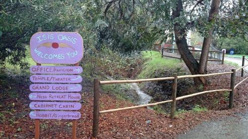 Geyserville House | Relax at Royal Nesu Retreat House with Pool & Hot Tub
