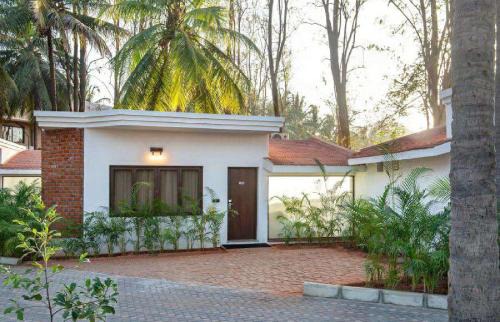 Yelahanka Resort | Discover Royal Orchid Resort & Convention Centre, Yelahanka