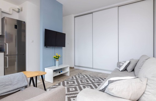 Wilanow Apartment | Elegant Royal Palace Apartment with Family-Friendly Amenities