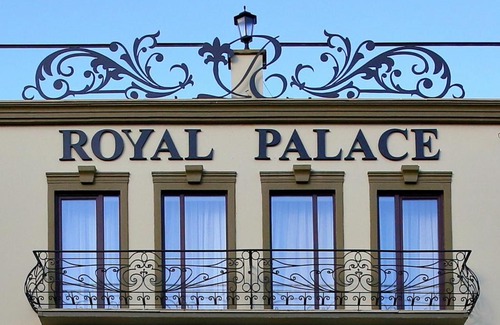 Pereslavl-Zalesskiy Hotel | Cozy Royal Palace: Enjoy Breakfast with High Guest Ratings