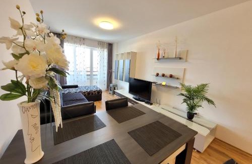 Yurta Apartment | Royal Palm 170