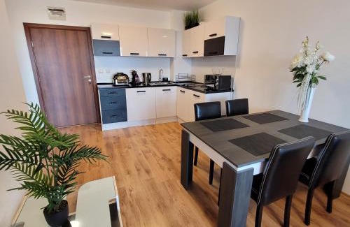 Yurta Apartment | Royal Palm 170