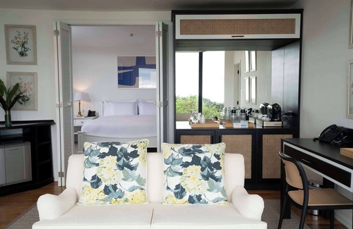 Santa Rosa Hotel | Royal Palm Galapagos: Premier Hotel with Pool & Spa