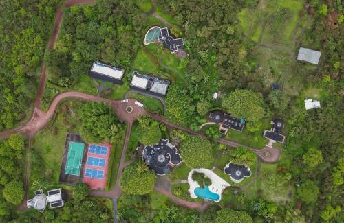 Santa Rosa Hotel | Elegant Royal Palm Galapagos: Oceanfront Retreat with Spa
