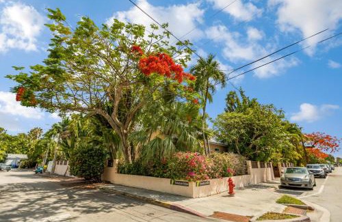Old Town House | ROYAL PALM SUITE at Travelers Palm Inn Key West