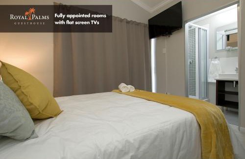 Port Elizabeth House | Ideal Stay at Royal Palms Guest House with Family-Friendly Amenities