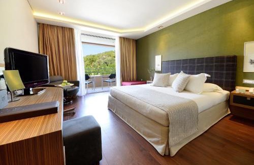 Potos Resort | Indulge at Royal Paradise Beach Resort & Spa - 5-Star Escape