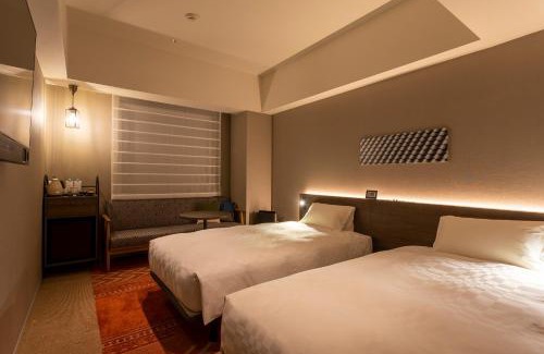 Kurashiki Hotel | Elegant Royal Park Hotel Kurashiki with Pool & Hot Tub