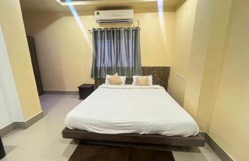 Beltola Hotel | Royal Park Inn Residency 5 km from Assam State Zoo