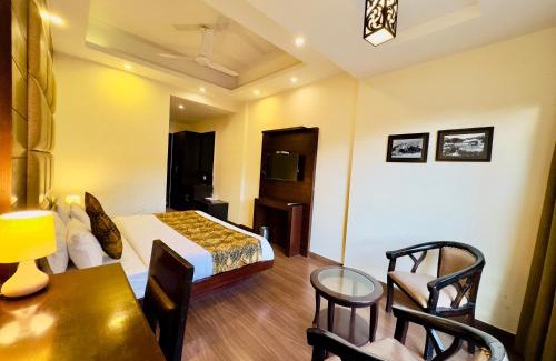 Palwal Hotel | Experience Royal Parvati Valley: 4-Star Family Getaway