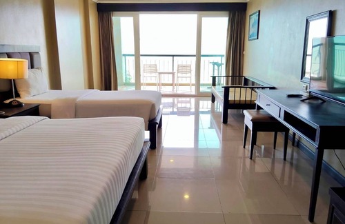 Ban Chang Hotel | Relax at Royal Phala Cliff Beach Resort and Spa