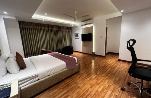 Rajshahi Hotel | Elegant Royal Raj Hotel: 4-Star Stay with Pool & Breakfast