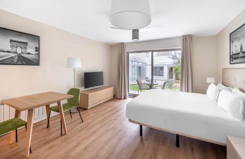 Diderot Hotel | Discover Royal Regency Paris Vincennes: Family-Friendly Retreat