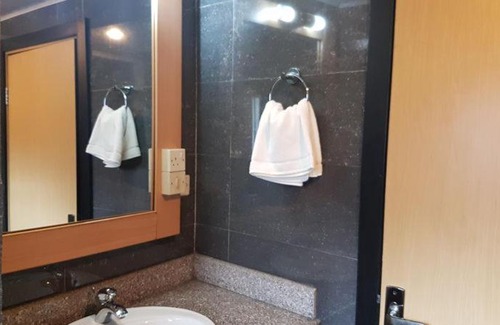 Port Harcourt Hotel | Discover Royal Residence Port Harcourt with Pool & Breakfast