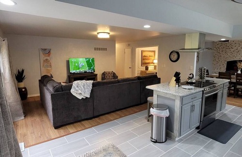 Independence House | Spacious Retreat with Game Room Near Chiefs/Royals Stadium