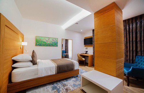 Hydra Hotel | Elegant Royal Sahel: Top-Rated Hotel with Spa & Dining