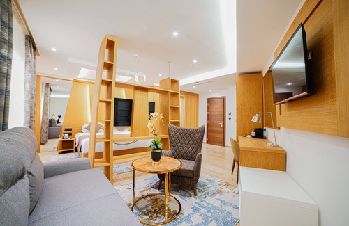 Hydra Hotel | Elegant Royal Sahel: Top-Rated Hotel with Spa & Dining